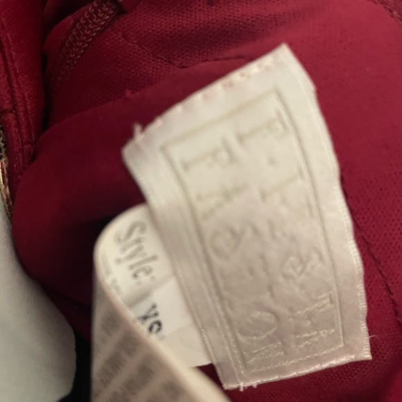 Dress - Picture 3 of 4